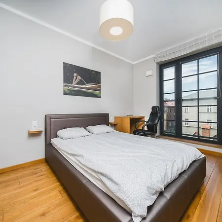 The Old Brewery Family - 3 Bedrooms & Parking - By Upstairs 크라쿠프