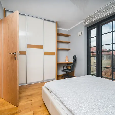 The Old Brewery Family - 3 Bedrooms & Parking - By Upstairs * 크라쿠프